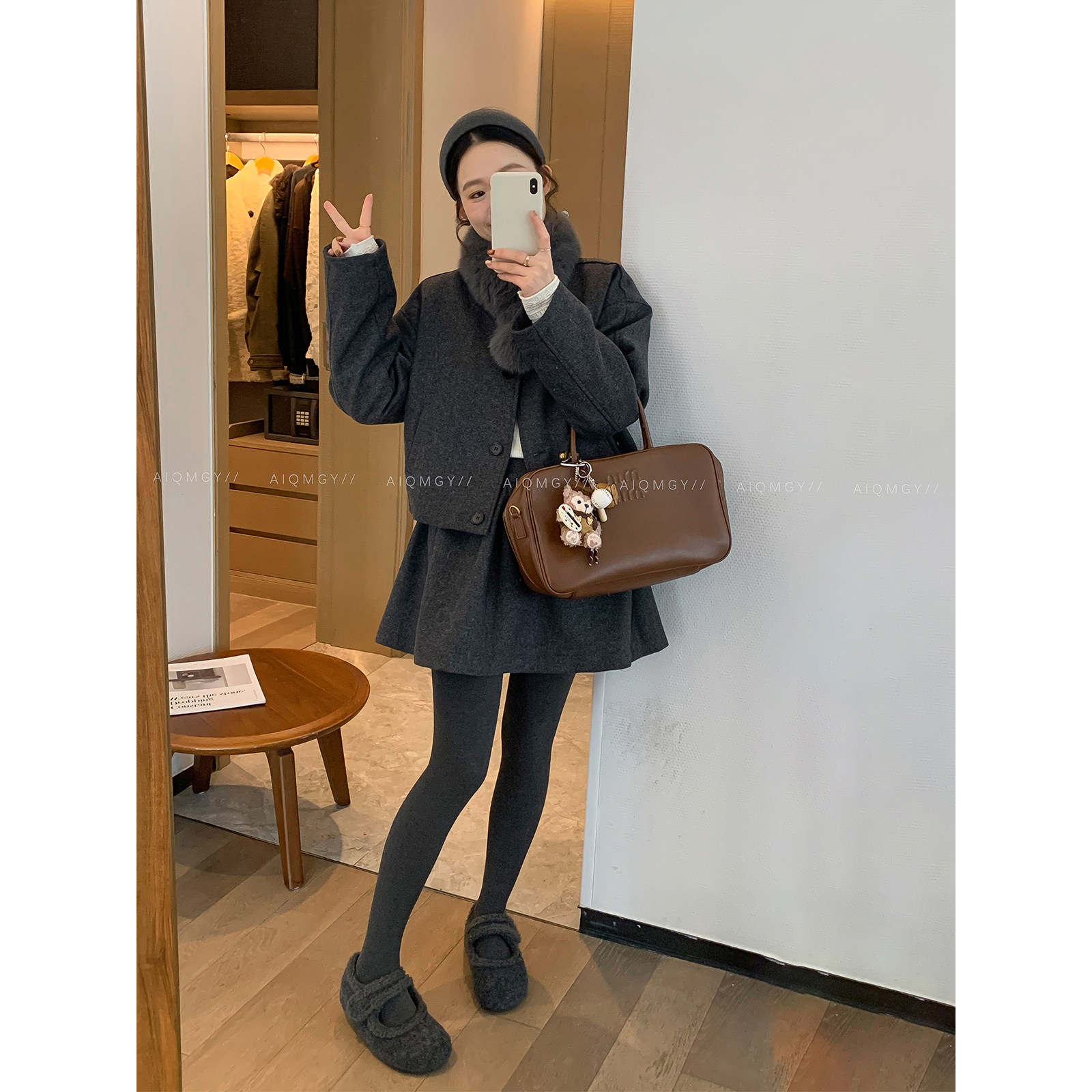 爱情魔鬼鱼 带毛领羽绒套装女2025冬季新款外套半身裙短裙两件套,淘宝优惠券,粉丝福利购,淘宝优惠卷