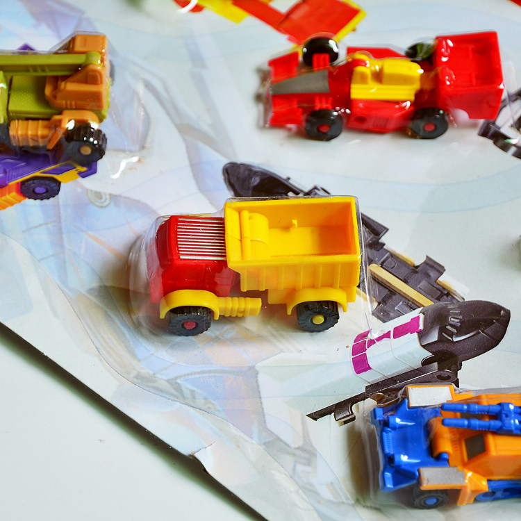 吊板挂板玩具 变形机器人 变形汽车飞机小金刚 热卖 - 图2