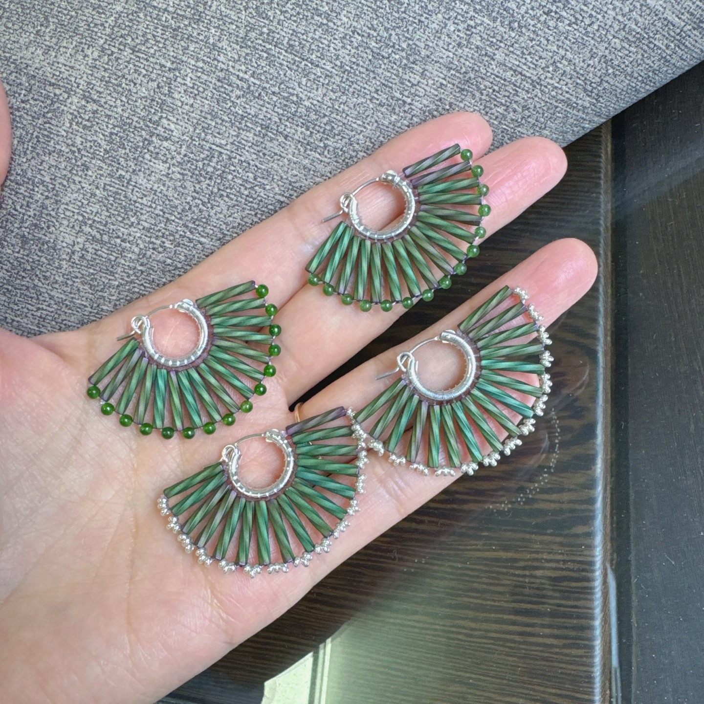 绿色扇形复古风天然和田玉髓珠纯银几何夸张耳圈耳环 - 图1