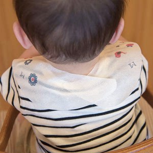 日本贝亲一次性婴儿围兜宝宝口水巾小孩吃饭围嘴儿童大号饭兜免洗