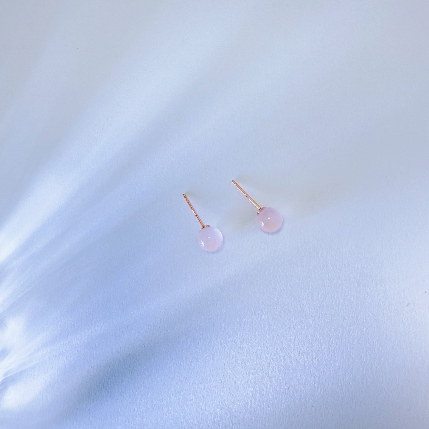 S925银针防过敏天然粉晶海蓝宝小灯泡耳钉简约气质百搭高级感,淘宝优惠券,粉丝福利购,淘宝优惠卷