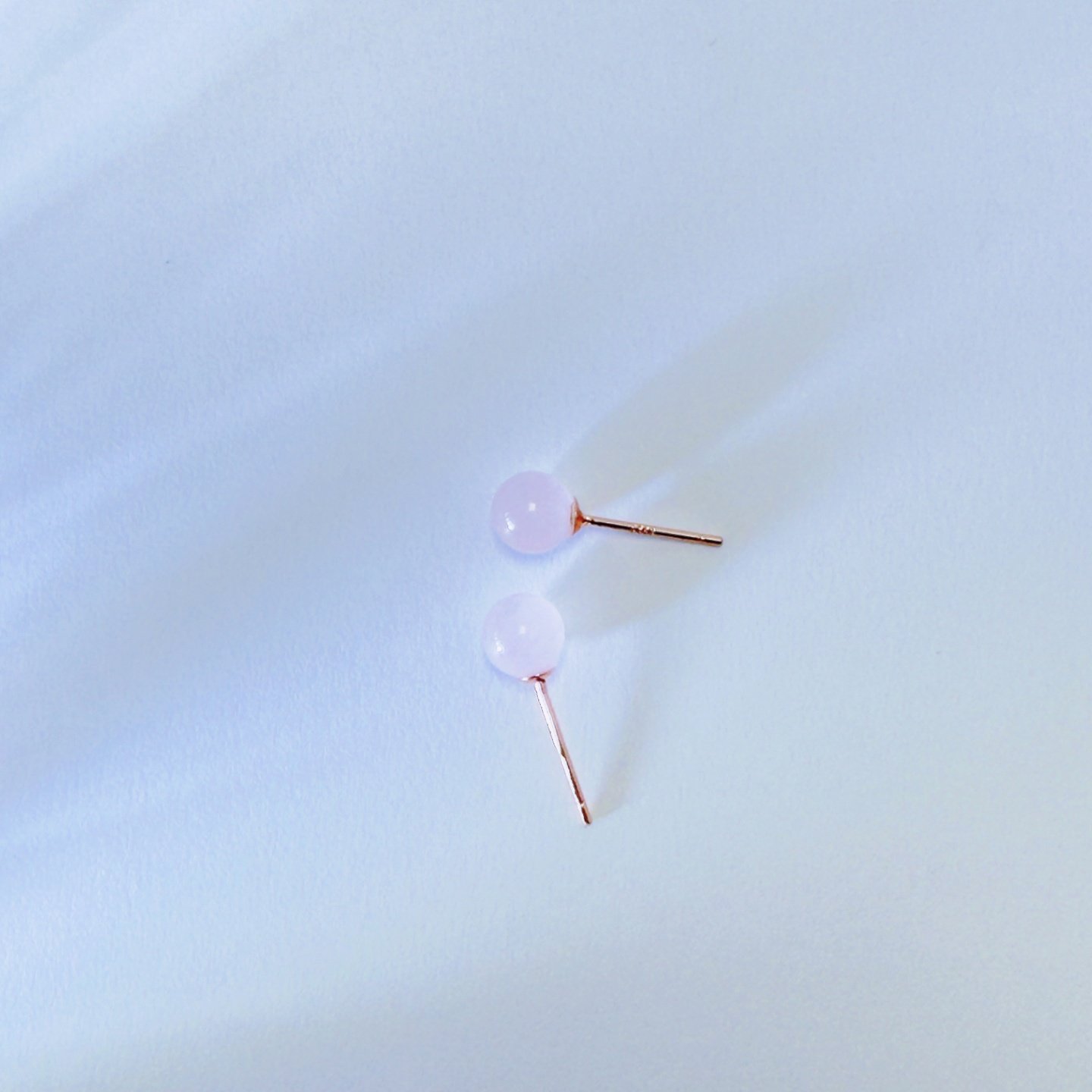 S925银针防过敏天然粉晶海蓝宝小灯泡耳钉简约气质百搭高级感,淘宝优惠券,粉丝福利购,淘宝优惠卷