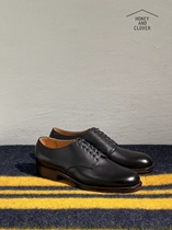 Spot forme Japanese mans hand as a retro good-looking Oxford leather shoe goodieear Newing narrow version