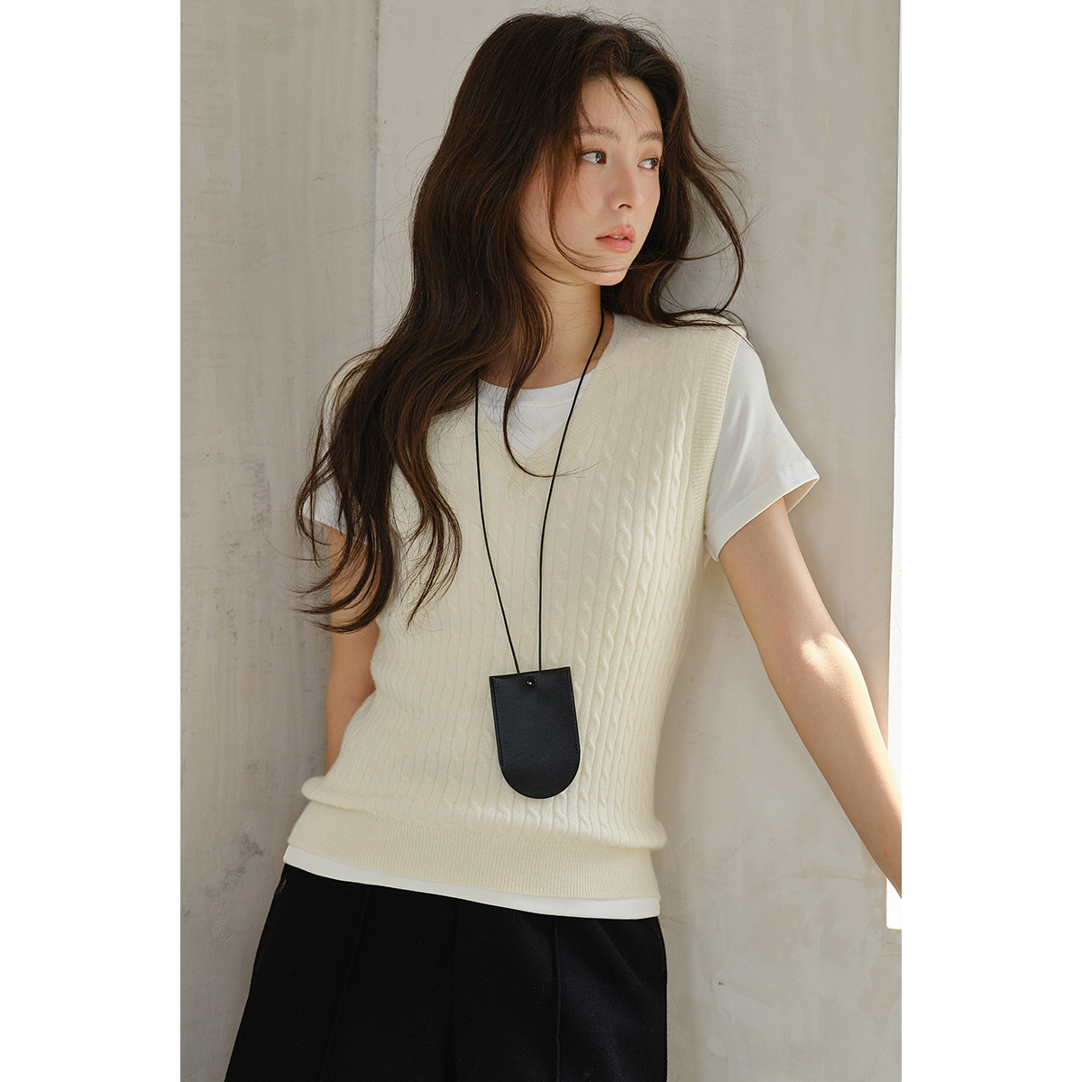 思诺芙德V领绞花山羊绒新年红马甲女秋冬无袖针织背心学院风外搭,淘宝优惠券,粉丝福利购,淘宝优惠卷