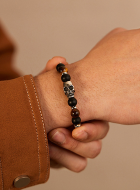 朋克骷髅手链男士小众设计嘻哈个性钛钢拼接虎眼石冷淡风新年手串