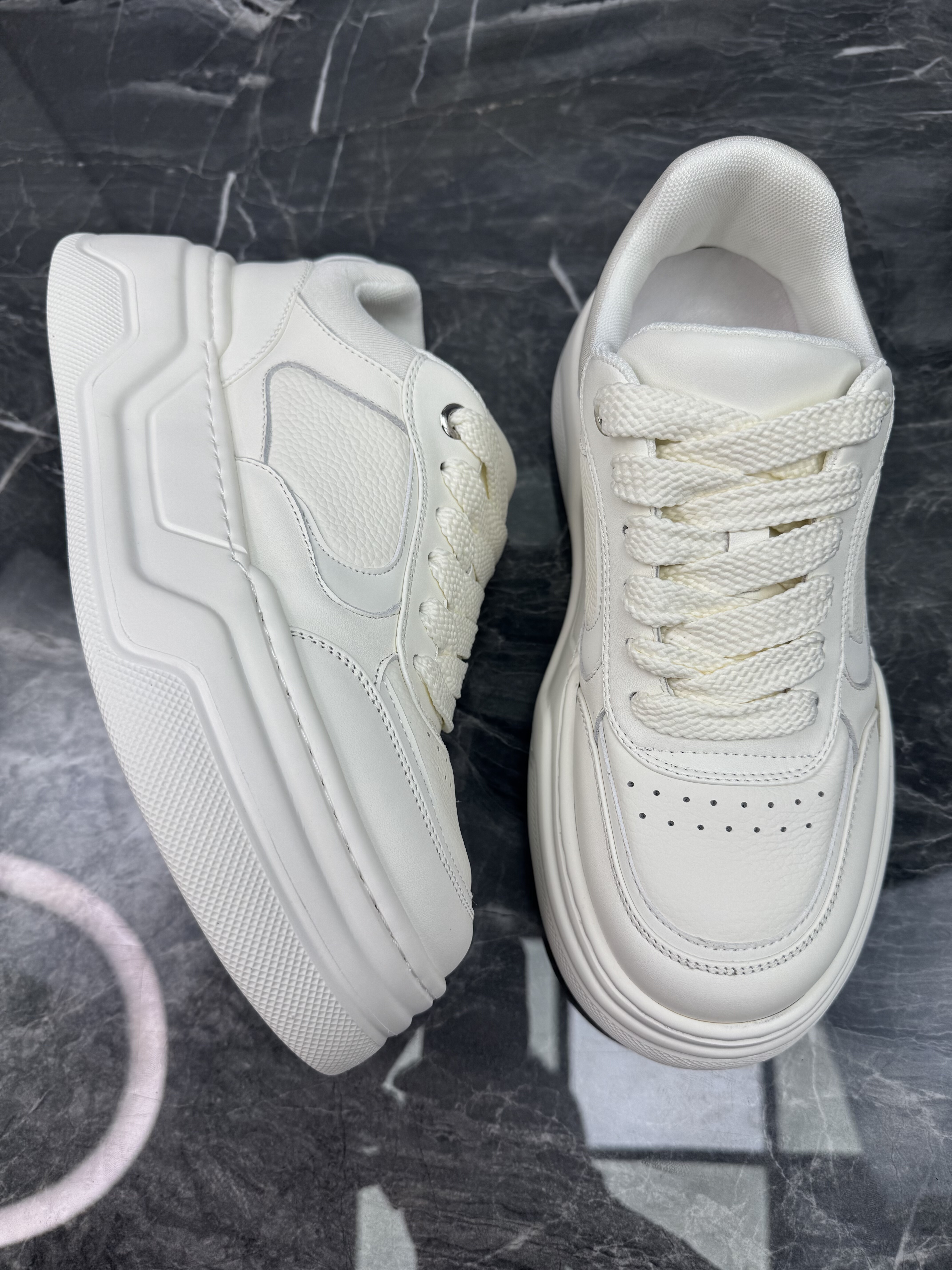 男鞋2025秋季新款头层牛皮简约百搭轻便厚底真皮透气运动休闲板鞋,淘宝优惠券,粉丝福利购,淘宝优惠卷