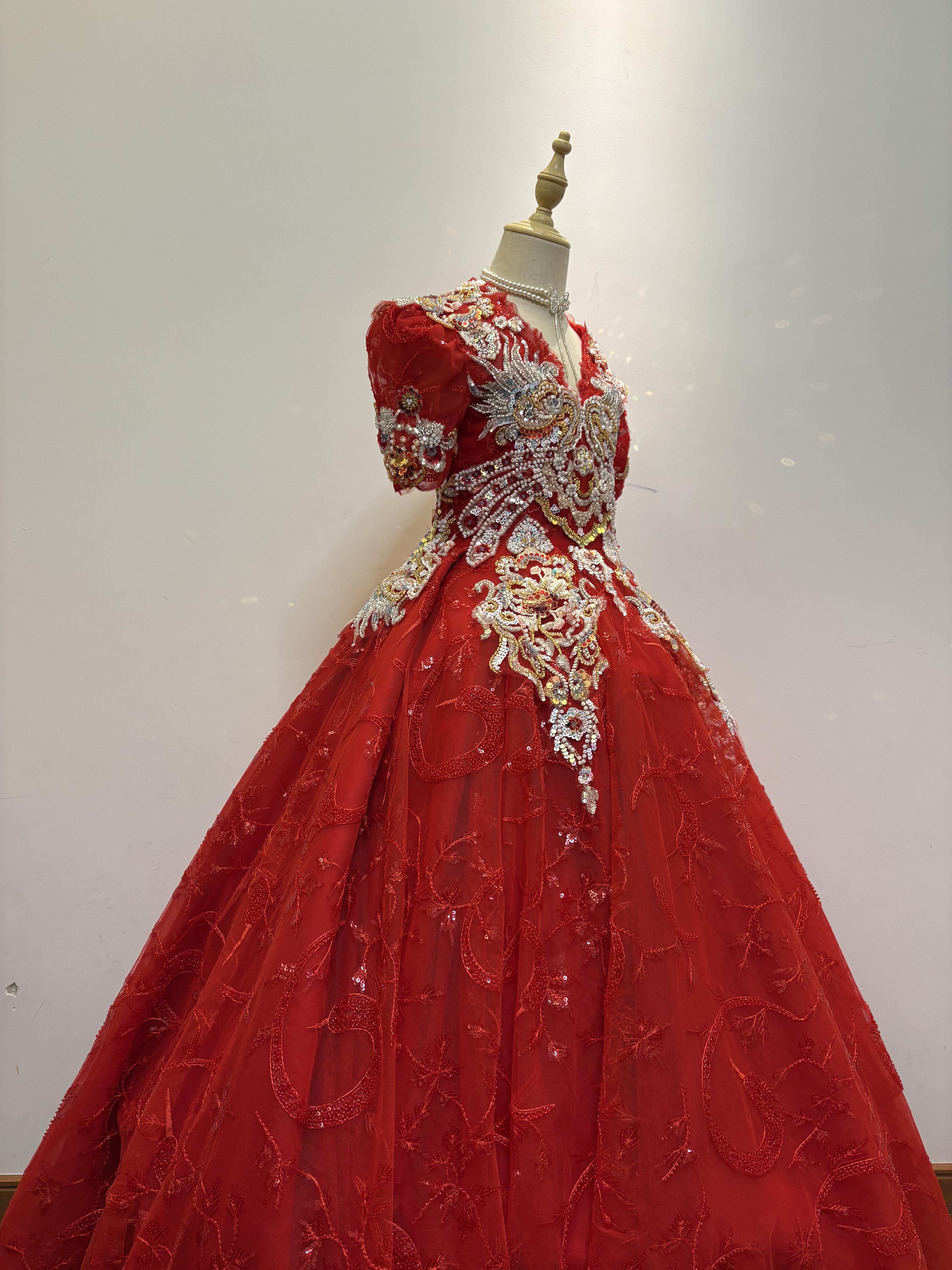 出租红色国潮走秀霸气女童礼服元旦春晚主持高定演出服唱歌模特,淘宝优惠券,粉丝福利购,淘宝优惠卷