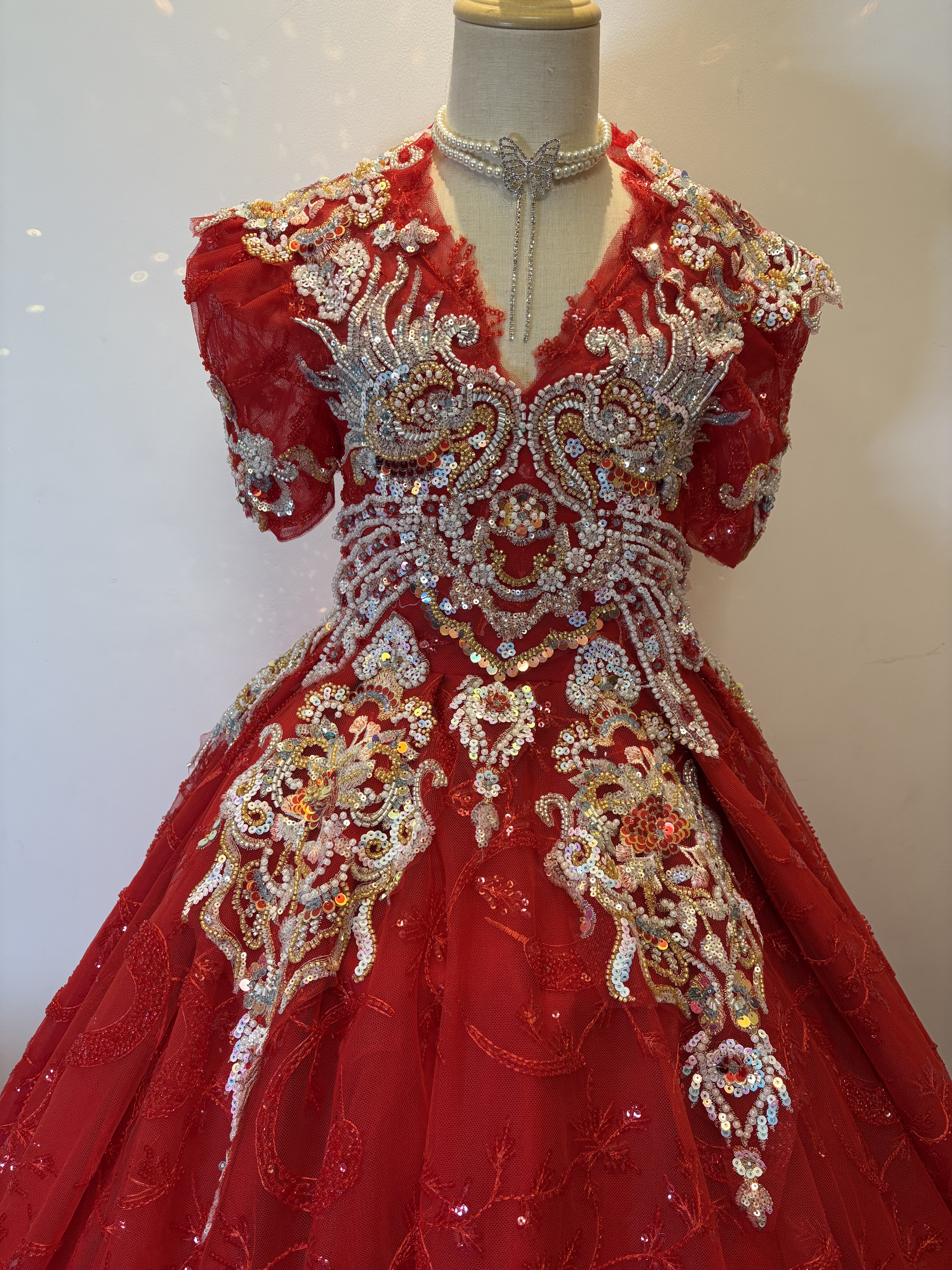 出租红色国潮走秀霸气女童礼服元旦春晚主持高定演出服唱歌模特,淘宝优惠券,粉丝福利购,淘宝优惠卷