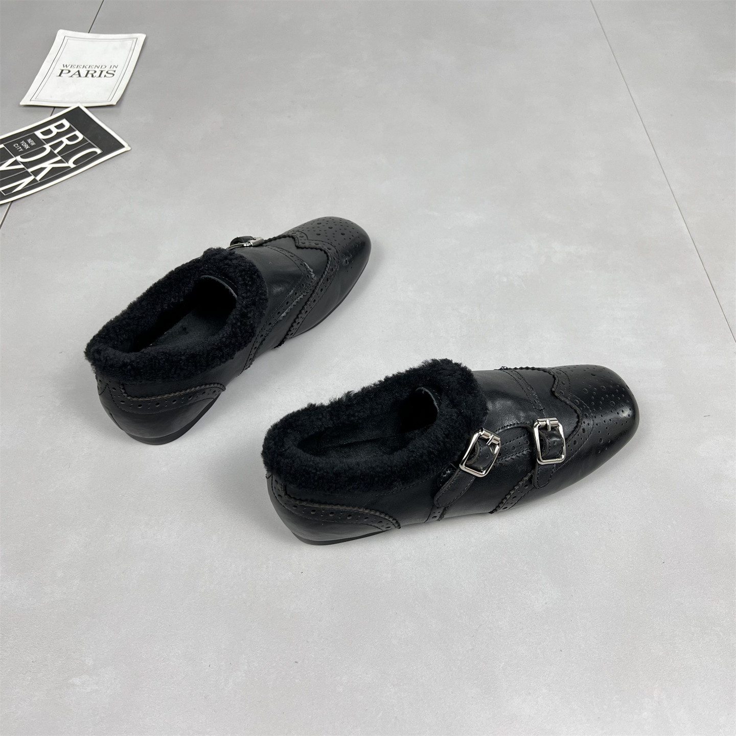 头层牛皮雕花布洛克小皮鞋女棉鞋2025冬新款加绒皮带扣软底乐福鞋 - 图1