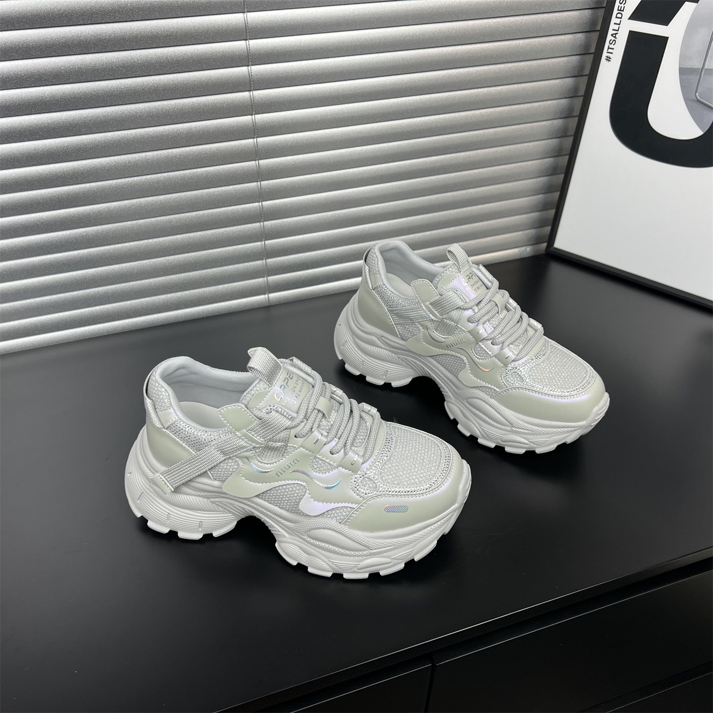 厚底真皮老爹鞋女2026年春季新款时尚鞋水钻轻便百搭休闲运动鞋,淘宝优惠券,粉丝福利购,淘宝优惠卷