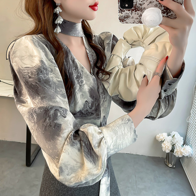 Fairy Ribbon V-neck Shirt ການອອກແບບຂອງແມ່ຍິງ niche Shirt