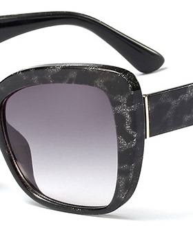 大脸板材太阳镜实店价