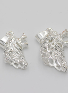 合金镂空吊坠黑狗牙