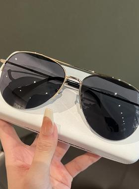 东北雪地墨镜雪乡山漠河