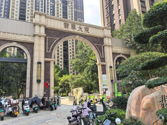 山东省济南市历下区花园东路3766号泰悦赫府9号楼2-1903房产