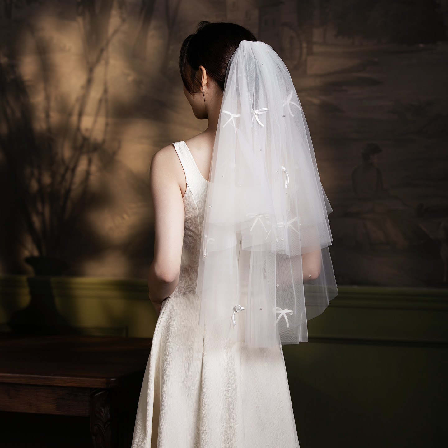 沫言 新娘短款领证求婚高级感蝴蝶结主婚纱钉珠森系结婚拍照头纱 - 图0