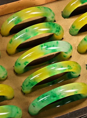 古玩宫藏盒装高冰种阳绿老翠玉手镯老玉女款祖母绿手环套装