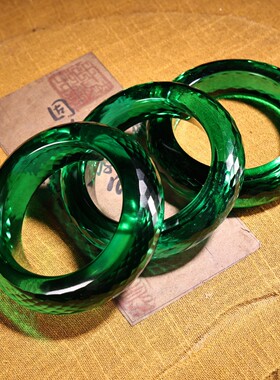 旧藏回流尼泊尔宫廷御藏祖母绿钻石宝石手镯配老布盒古玩收藏品