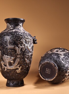 珍品旧藏纯铜高浮雕錾刻鎏银喜鹊蹬梅花瓶一对古玩装饰摆件收藏