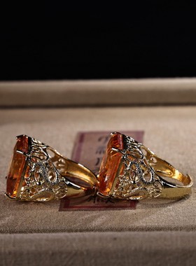 古玩杂项仿古旧藏怀旧饰品类礼品黄宝石钻面戒指一套搭配精美盒子