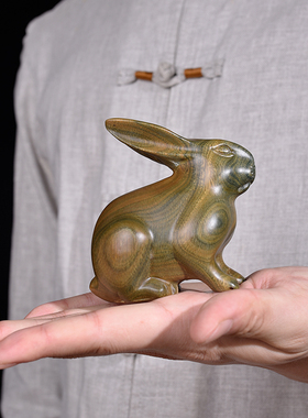 绿檀实木雕刻兔子摆件原木兔檀木红木手把件生肖兔家居装饰工艺品