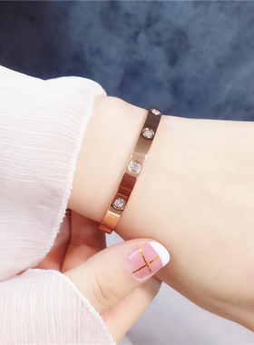 日韩风四叶草钛钢不掉色配饰手镯