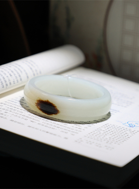 高端玉石手镯精品肉质细腻