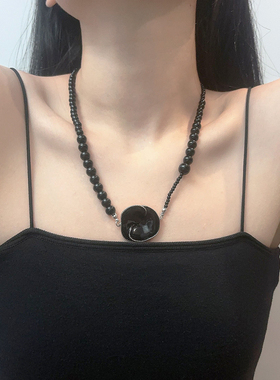 轻奢梅花黑白色珐琅黑玛瑙花朵项链小众设计感长款毛衣链女锁骨链