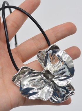 欧美小众金属立体花朵项链