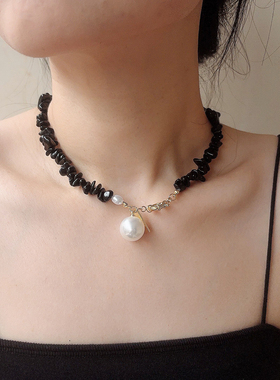 不规则黑色碎石珍珠拼接项链欧美时髦小众平安扣颈链高级锁骨链女
