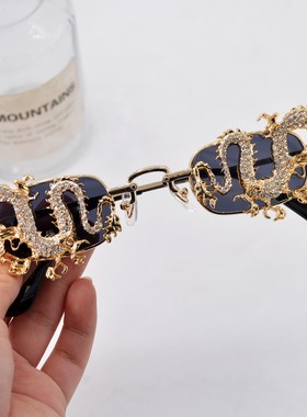 欧美个性镶钻蛇形墨镜女潮