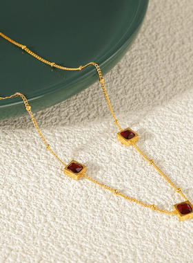 高级感绿祖母锆石项链钛钢小众气质轻奢复古潮流锁骨项叠戴链女