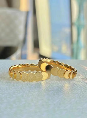 2022年新款18k金色鱼鳞片小圆戒指女波光粼粼钛钢个性情侣对戒