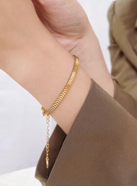 保色金色鱼鳞手链女鱼鳞片片闪亮年年有余鱼骨蛇骨网状粗手饰新款