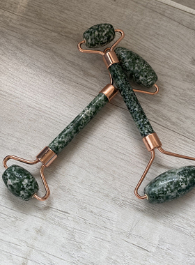 天然天山翠按摩器脸部小滚轮