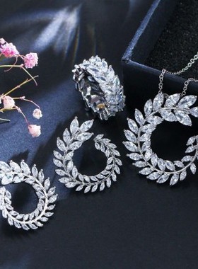 女水晶项链手链首饰套装耳饰戒指四件套新娘礼服耳环防过敏锁骨链