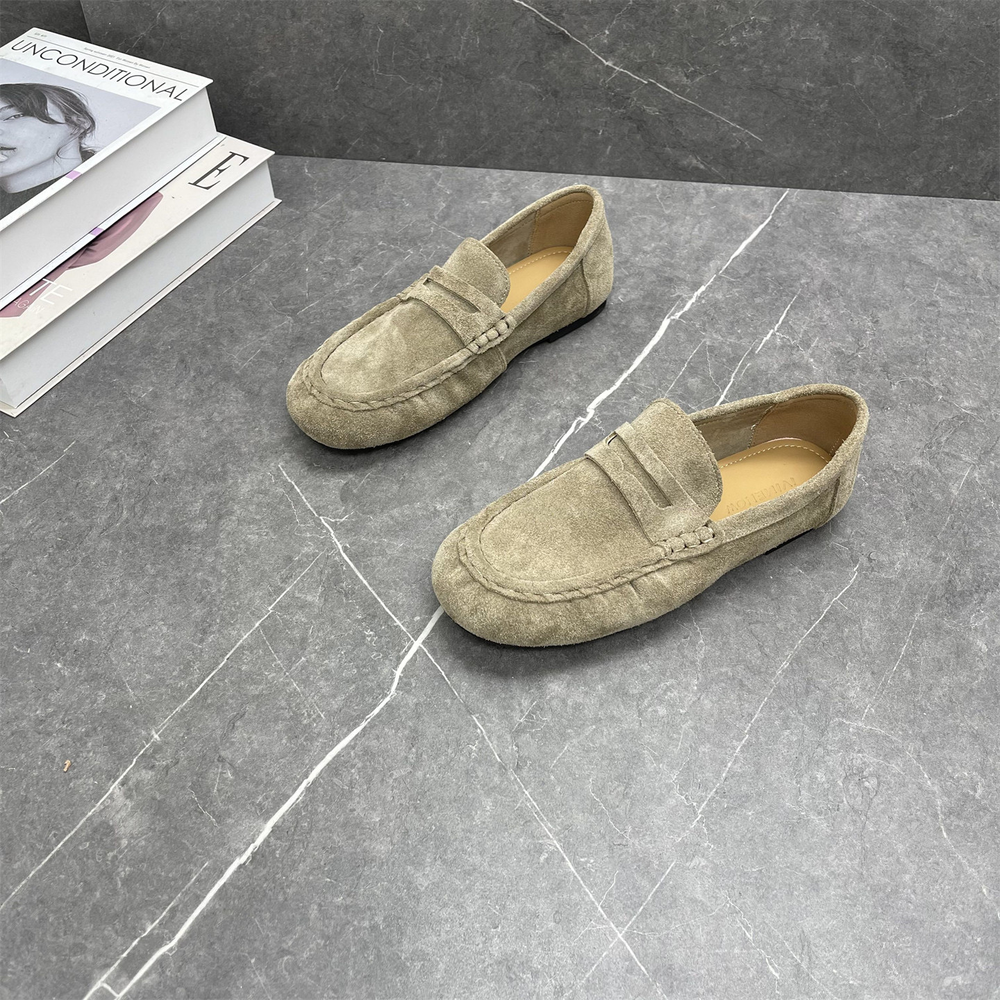 英伦风软底豆豆鞋女2026春季新款复古一脚蹬懒人平底羊皮时尚单鞋,淘宝优惠券,粉丝福利购,淘宝优惠卷