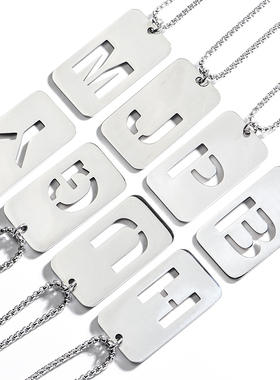 英文字母方牌镂空情侣