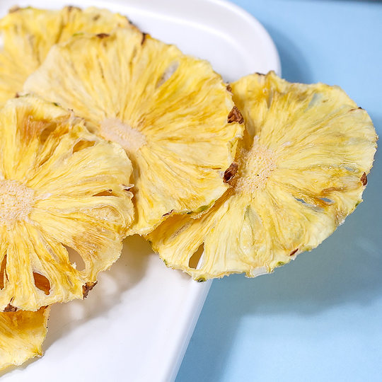 Dried pineapple, dried pineapple slices, baked decorative dried fruit