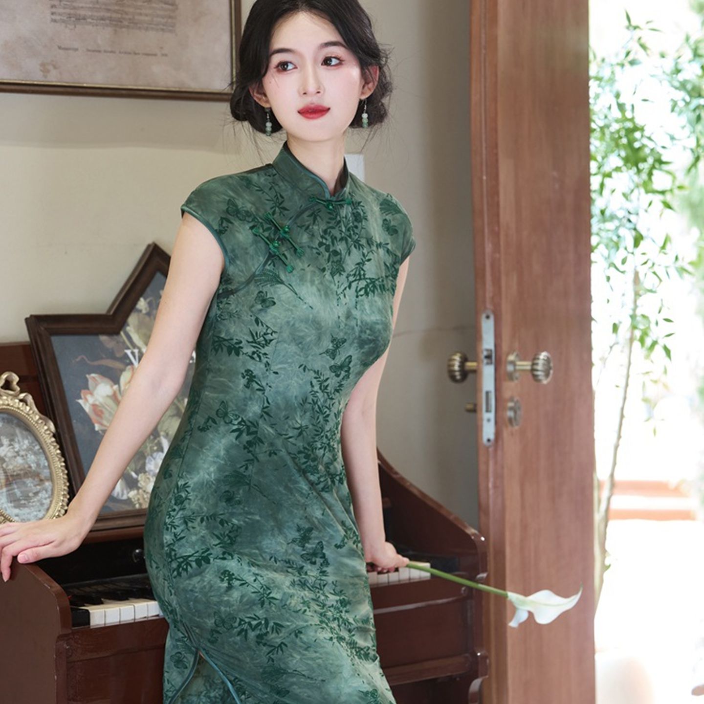 绿色炸街旗袍女2025秋冬新款复古新中式改良月牙袖国风素雅连衣裙 - 图2