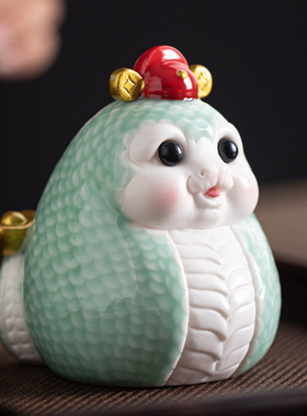 红色陶瓷蛇摆件可爱招财生肖蛇家居装饰风水工艺品蛇年手办吉祥物