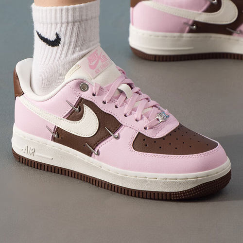 滔搏丨Nike耐克女AF1空军一号低帮运动百搭休闲板鞋子IO7595-211 - 图1