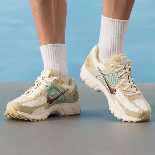 Nike耐克男鞋复古老爹鞋VOMERO 5训练健身运动跑步鞋IB2987-700 - 图1