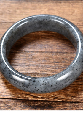 新疆和田地区天然和田玉/墨点籽料青花玉/带原皮/手镯子/福镯/57