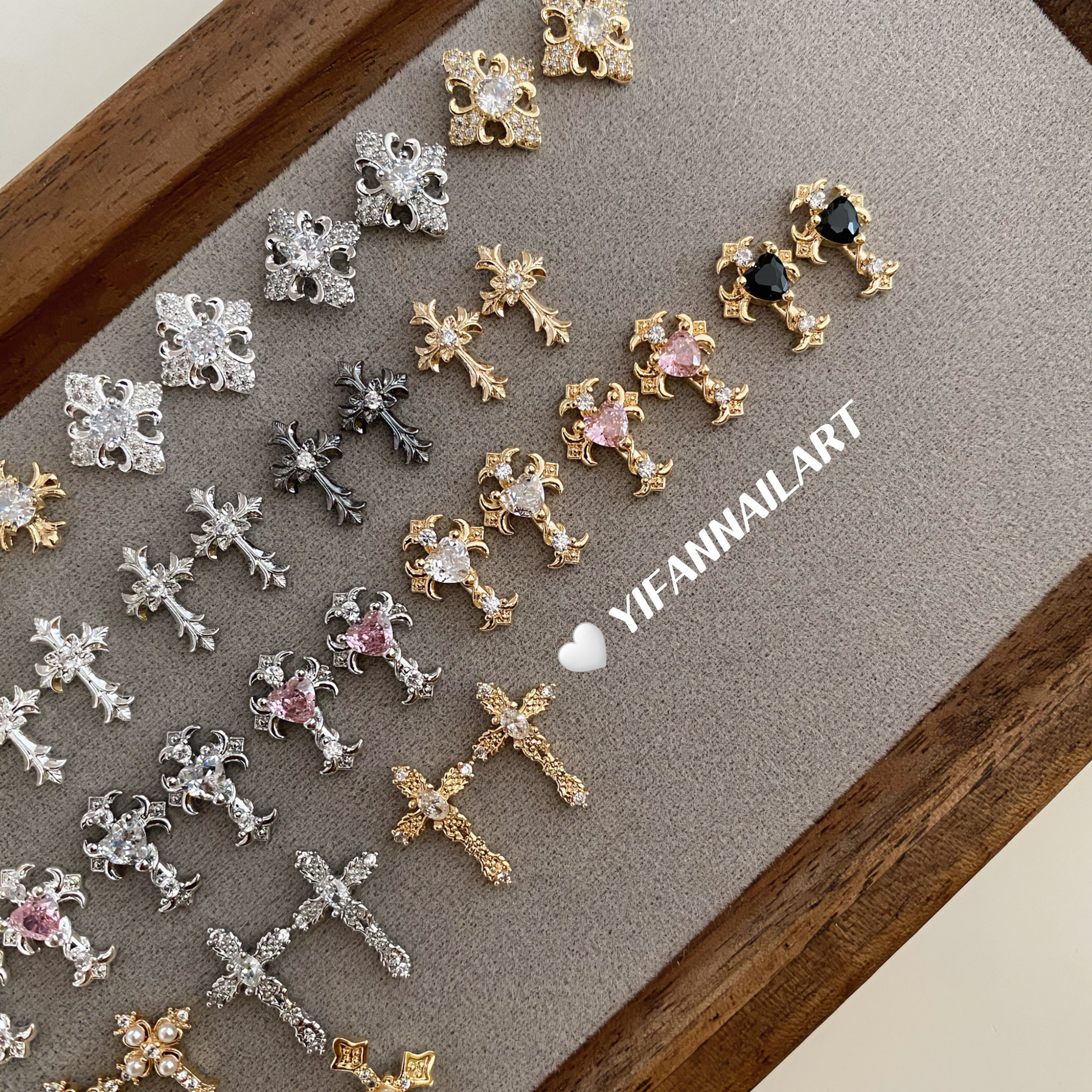 YIFANNAIL【辣妹风】珍珠十字星 镶钻十字架美甲饰品R89,淘宝优惠券,粉丝福利购,淘宝优惠卷