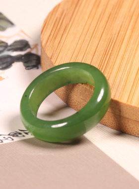 新疆和田玉籽料碧玉菠菜绿戒圈