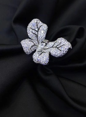 纯银镶锆石可调节蝴蝶戒指