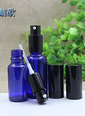 蓝色玻璃精油瓶按压黑鸡嘴盖调配