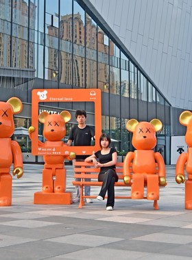 暴力熊潮玩公仔玻璃钢座椅摆件