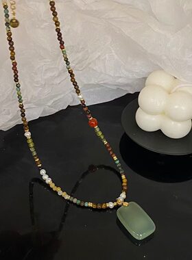 新中式多巴胺彩色串珠项链女天然石方牌吊坠高级气质轻奢锁骨链